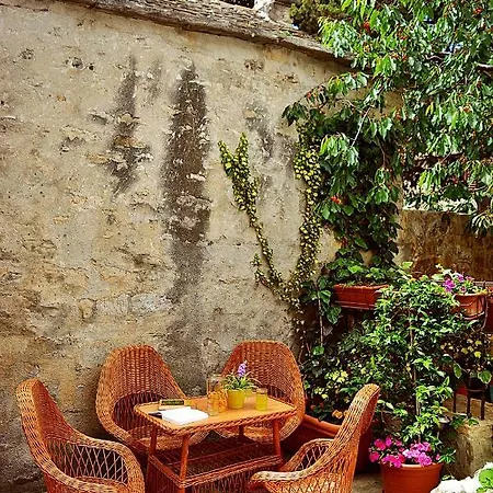 Apartament Old Stone Near Beach
